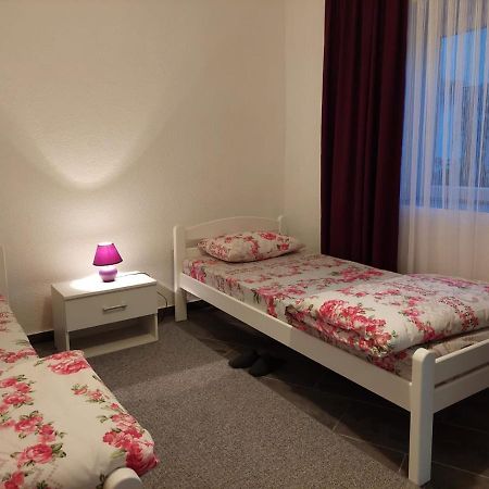 Apartman Amelaa Kulen Vakuf Dış mekan fotoğraf