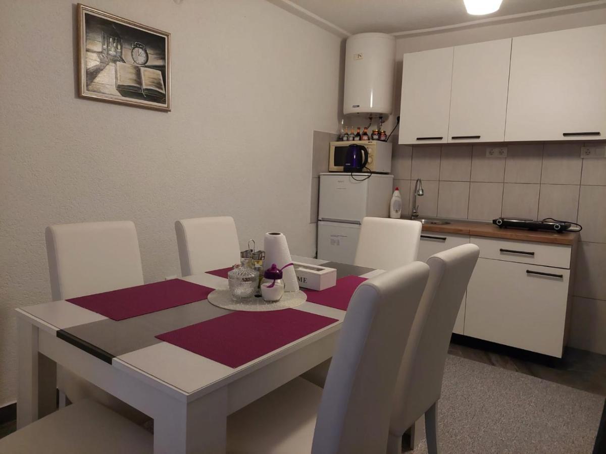 Apartman Amelaa Kulen Vakuf Dış mekan fotoğraf